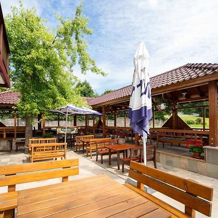 Gasthaus Hotel Beim Erich Oberhofen am Irrsee Екстер'єр фото